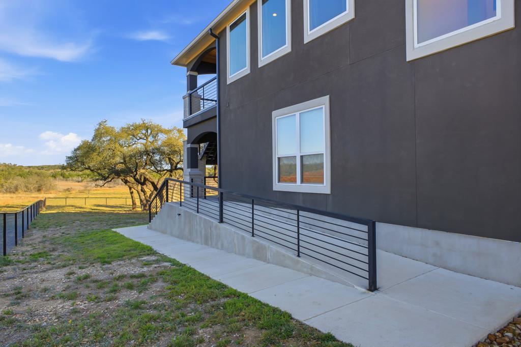 main property photo 40