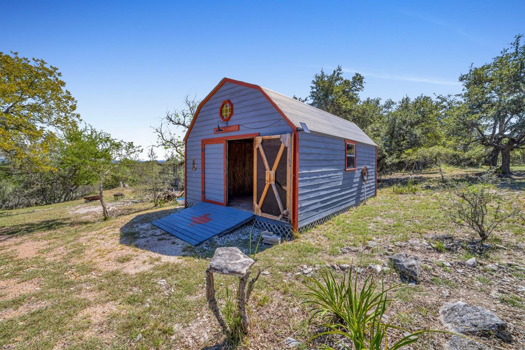 main property photo 19