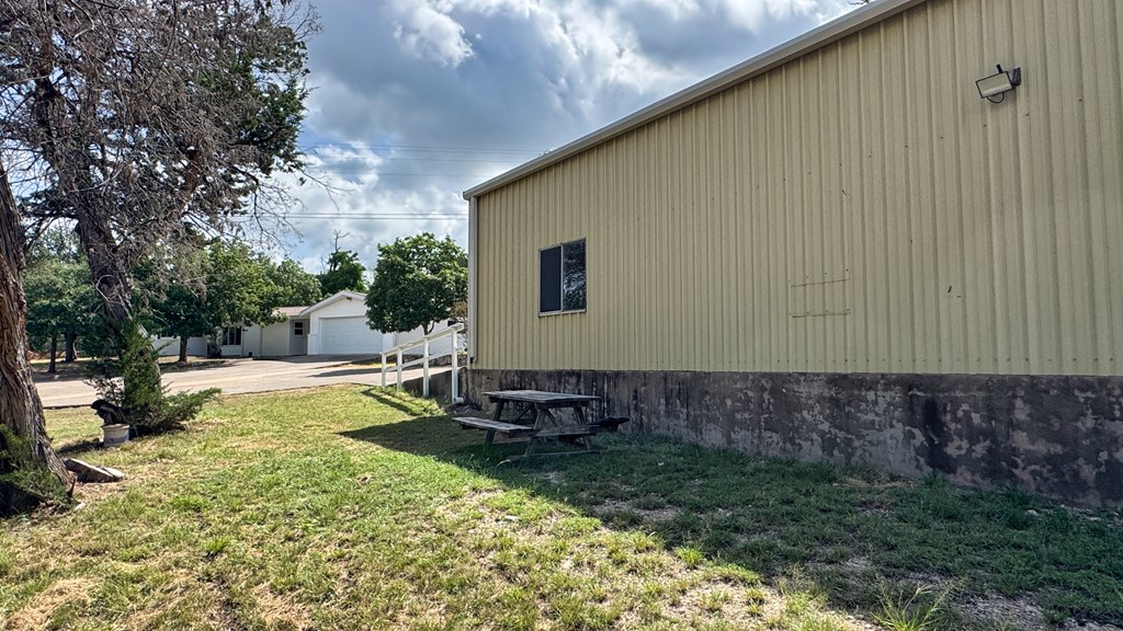 main property photo 36