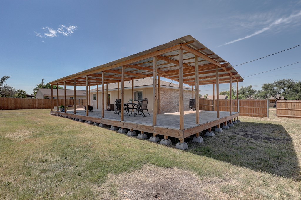 main property photo 14