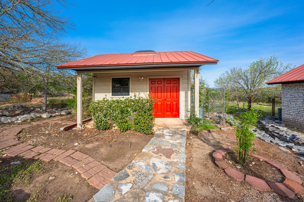 main property photo 29