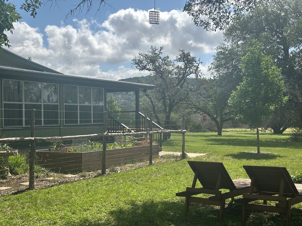 main property photo 40