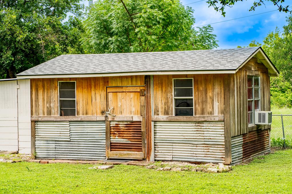 main property photo 30