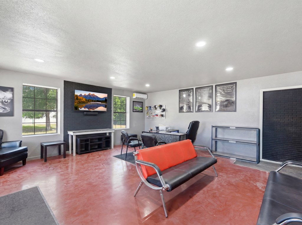 main property photo 11