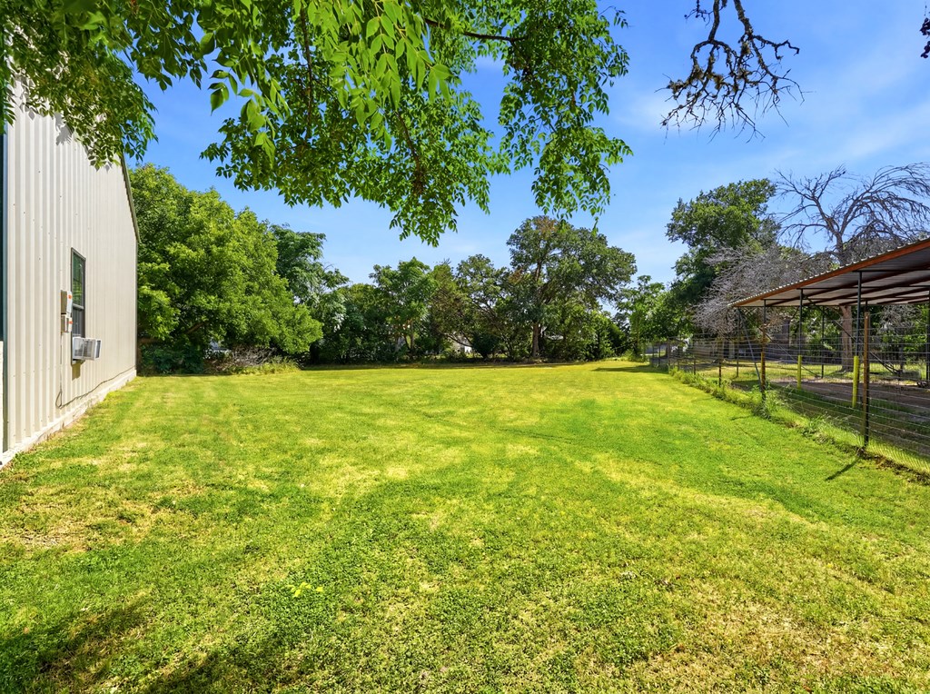 main property photo 28