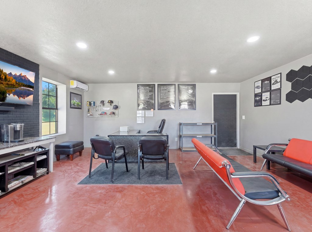 main property photo 9