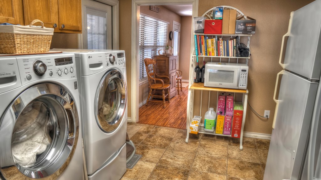 main property photo 10