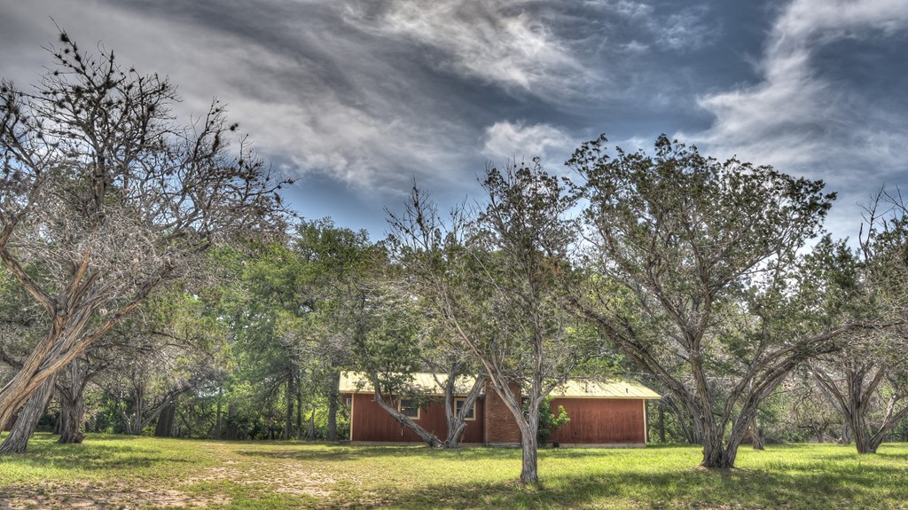 main property photo 33