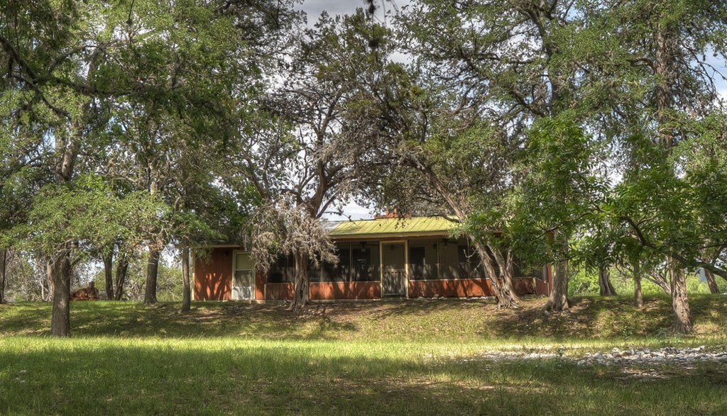 main property photo 5