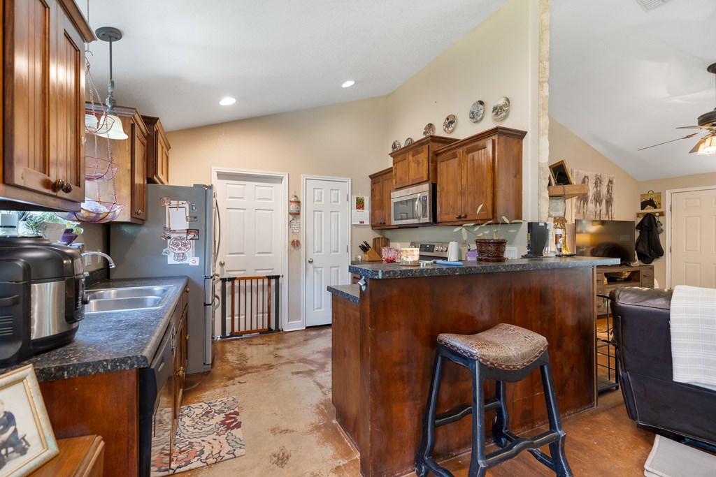 main property photo 12
