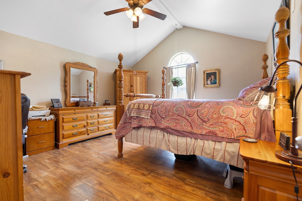 main property photo 15