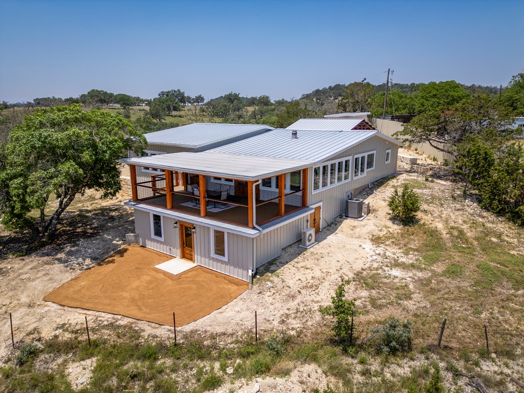 main property photo 10