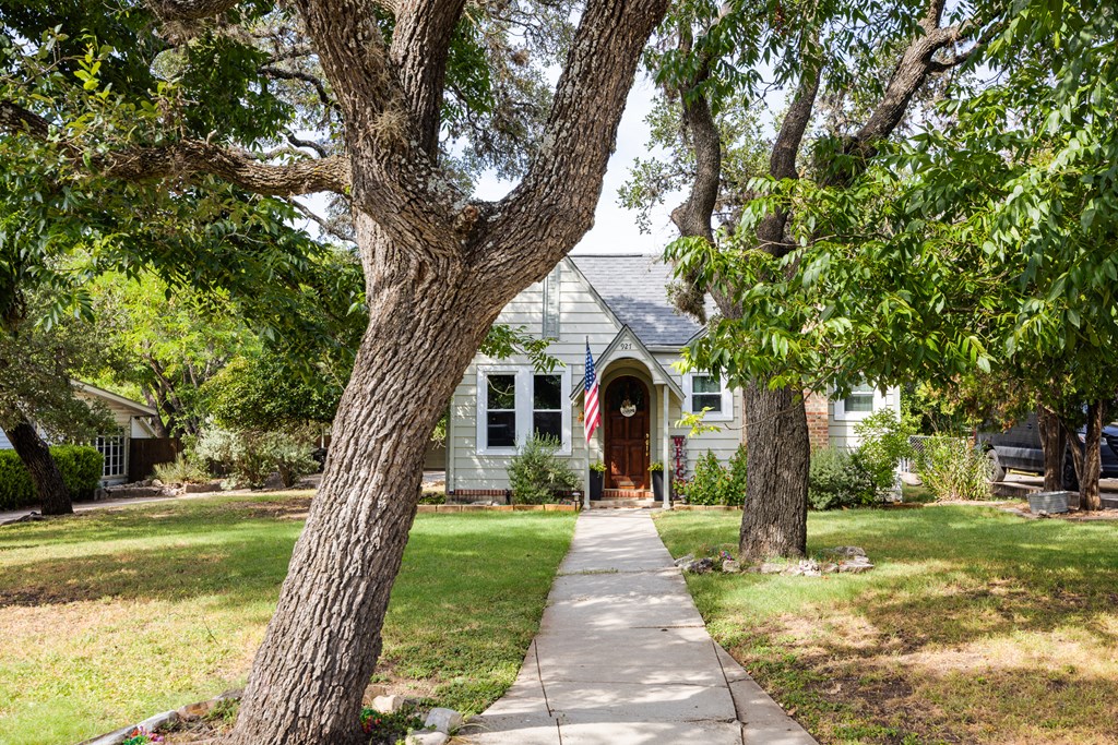 main property photo 40