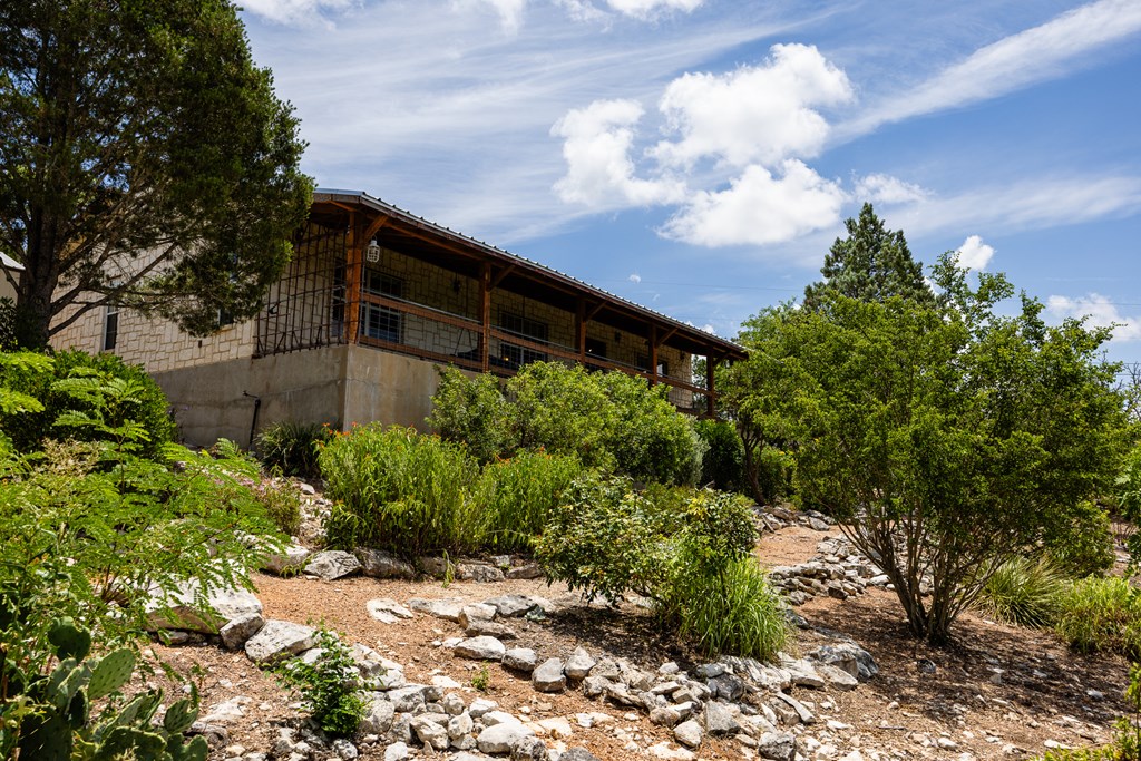 main property photo 30
