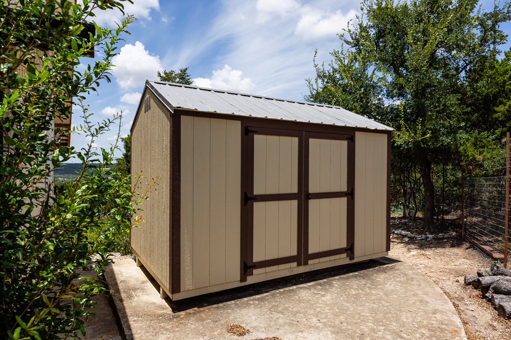 main property photo 32