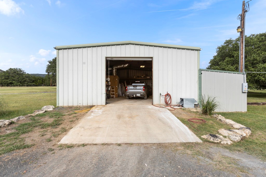 main property photo 31