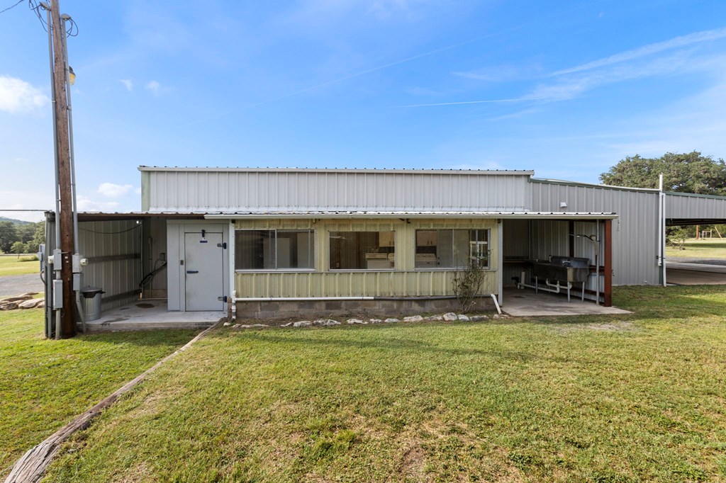 main property photo 33
