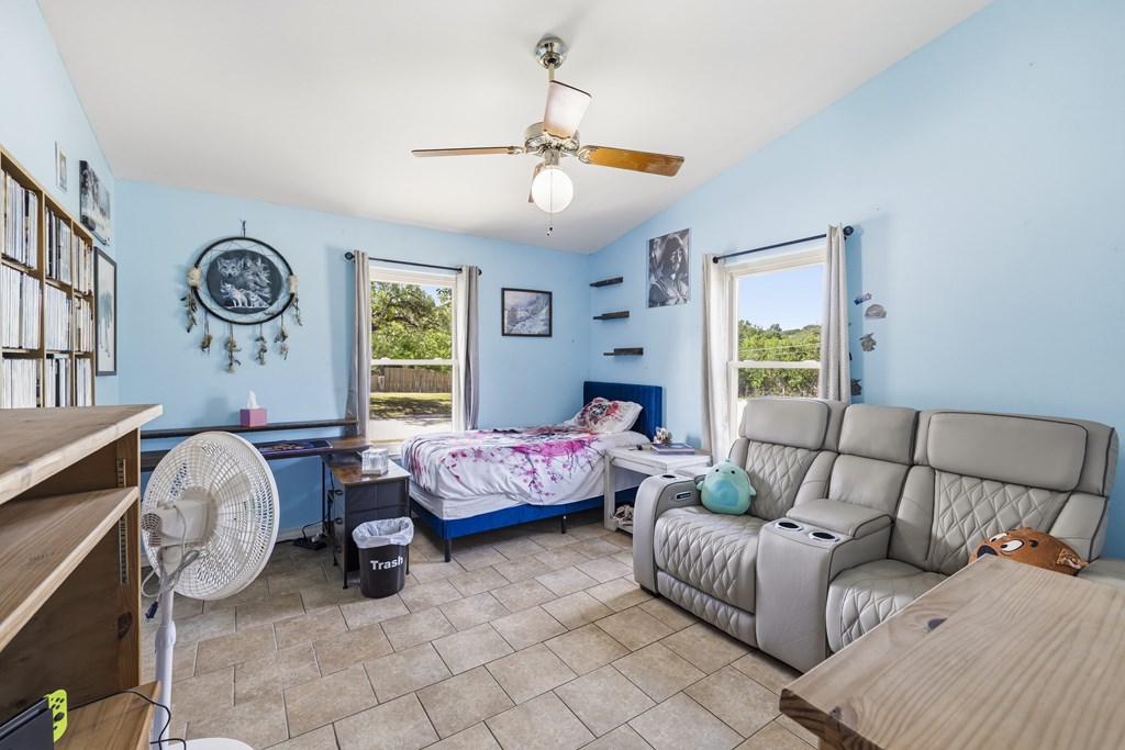 main property photo 18