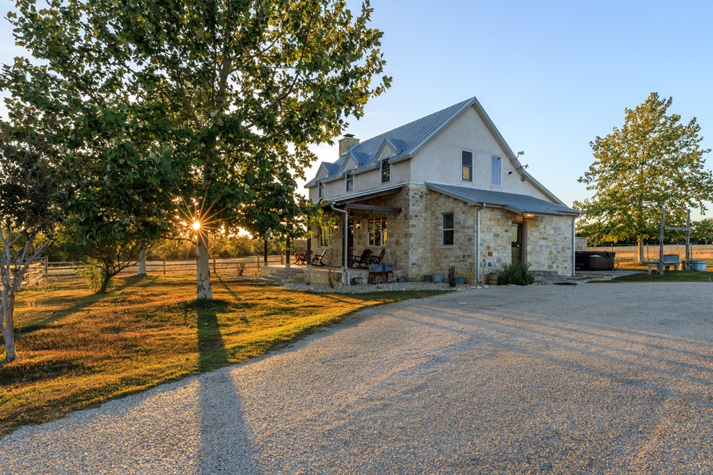 main property photo 30