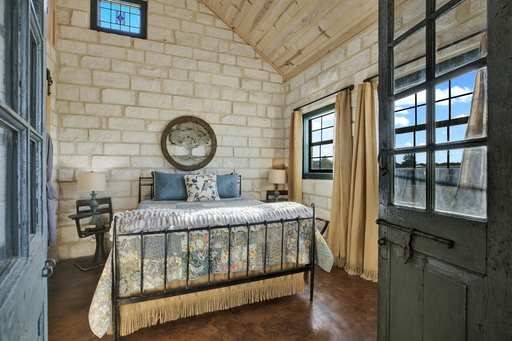 main property photo 78