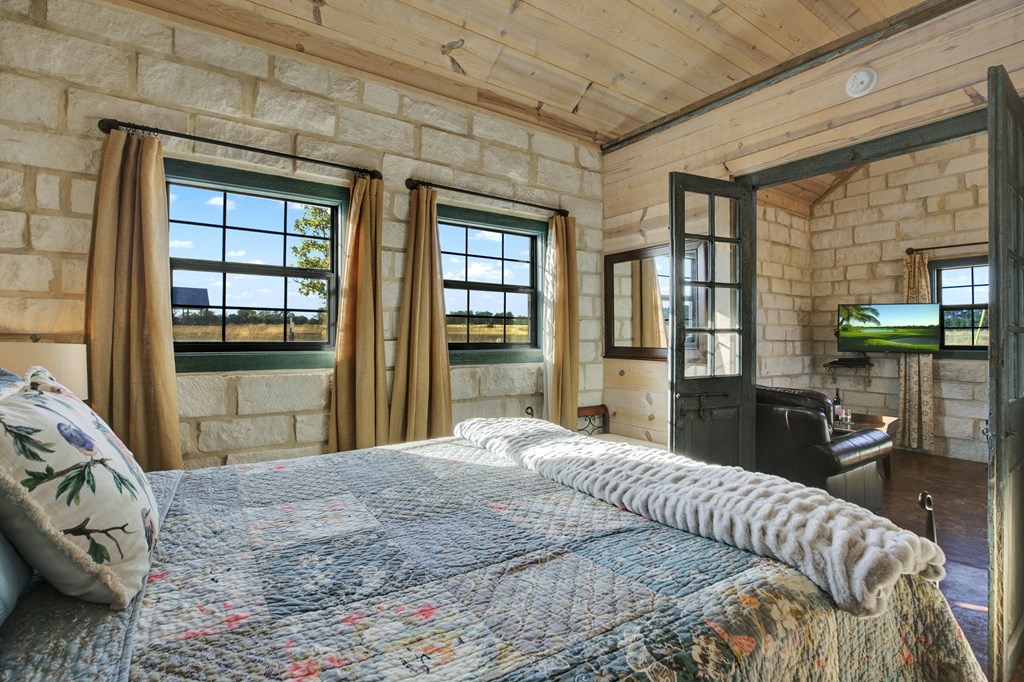main property photo 79