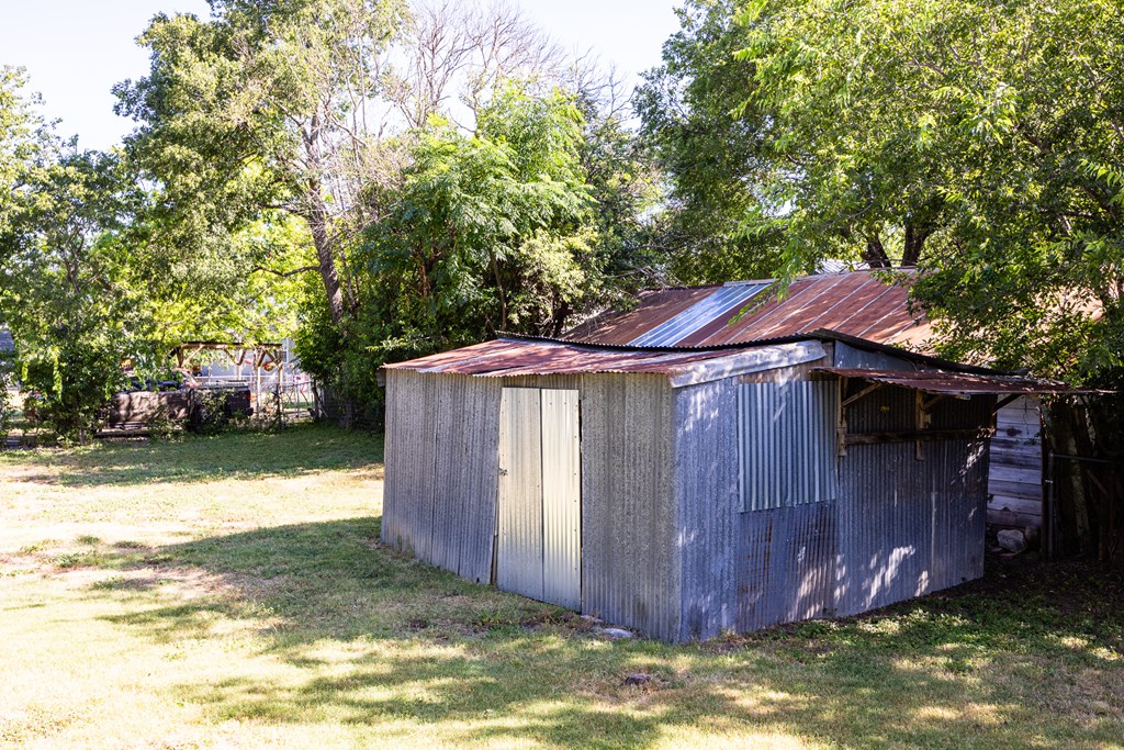 main property photo 21