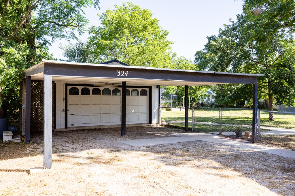 main property photo 33