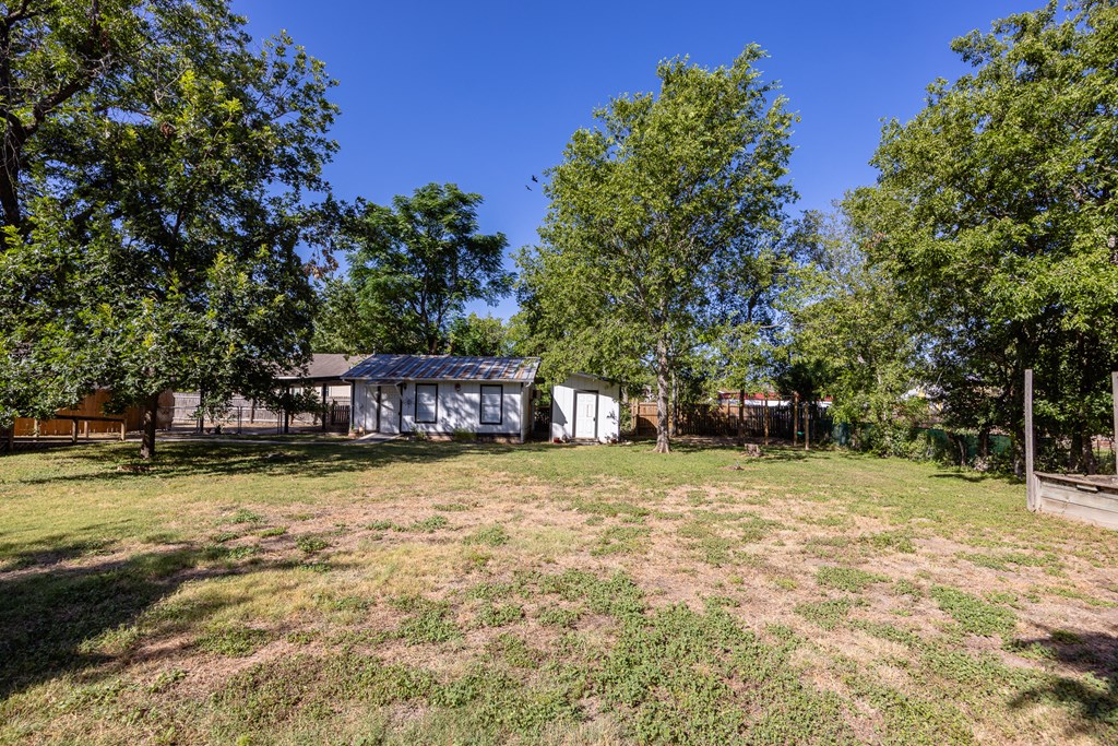 main property photo 40