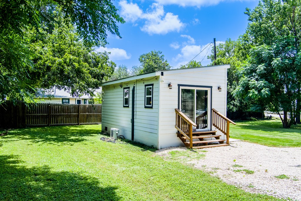 main property photo 10