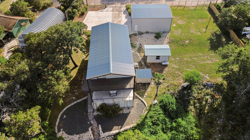 main property photo 50