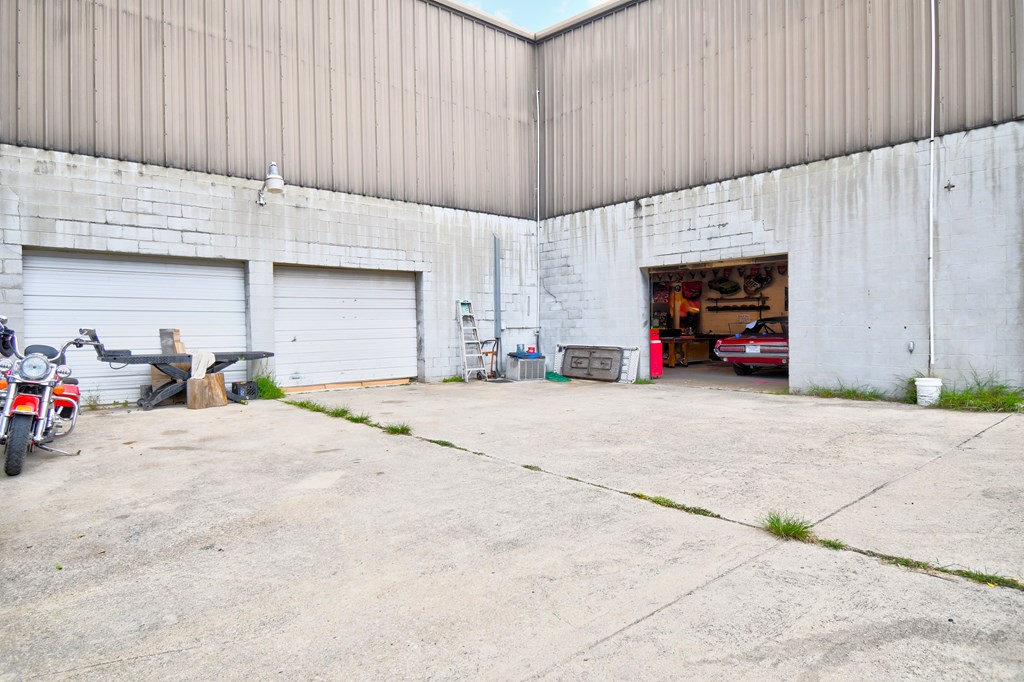 main property photo 13