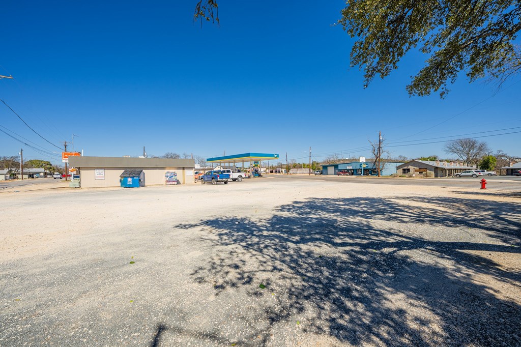main property photo 5