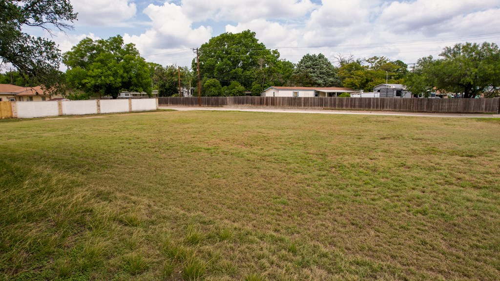 main property photo 10