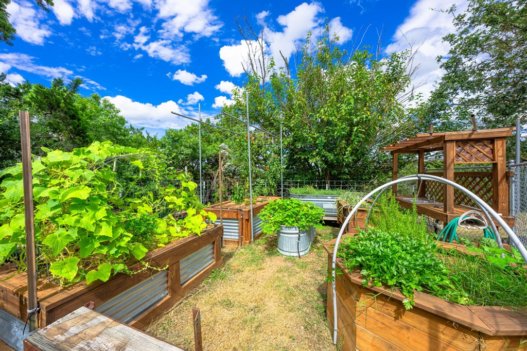 main property photo 24
