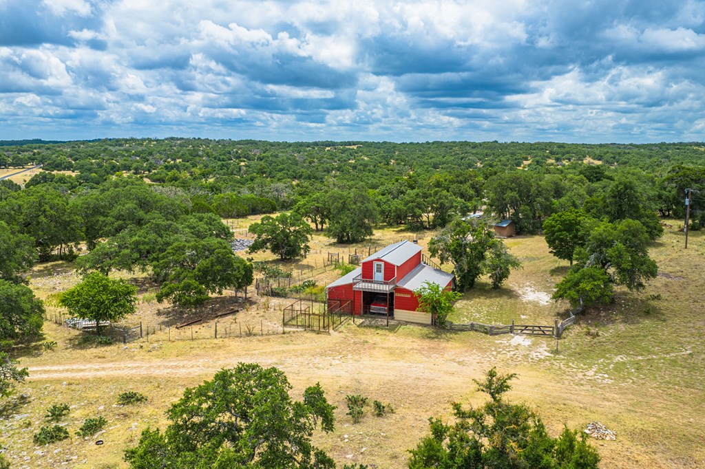 main property photo 30