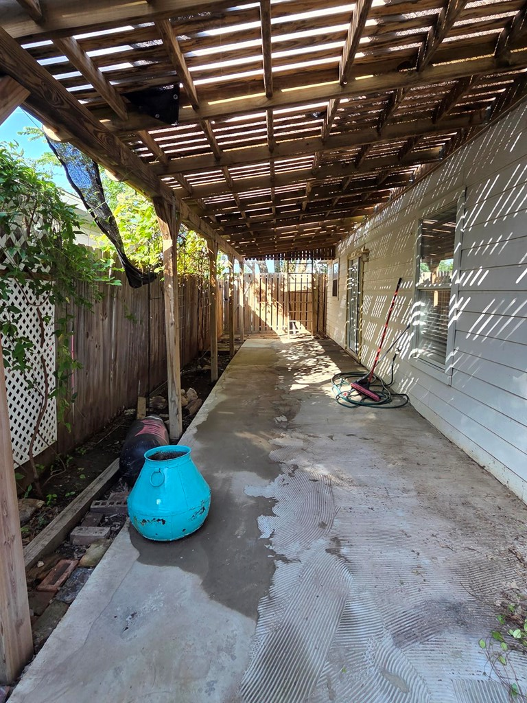 main property photo 13
