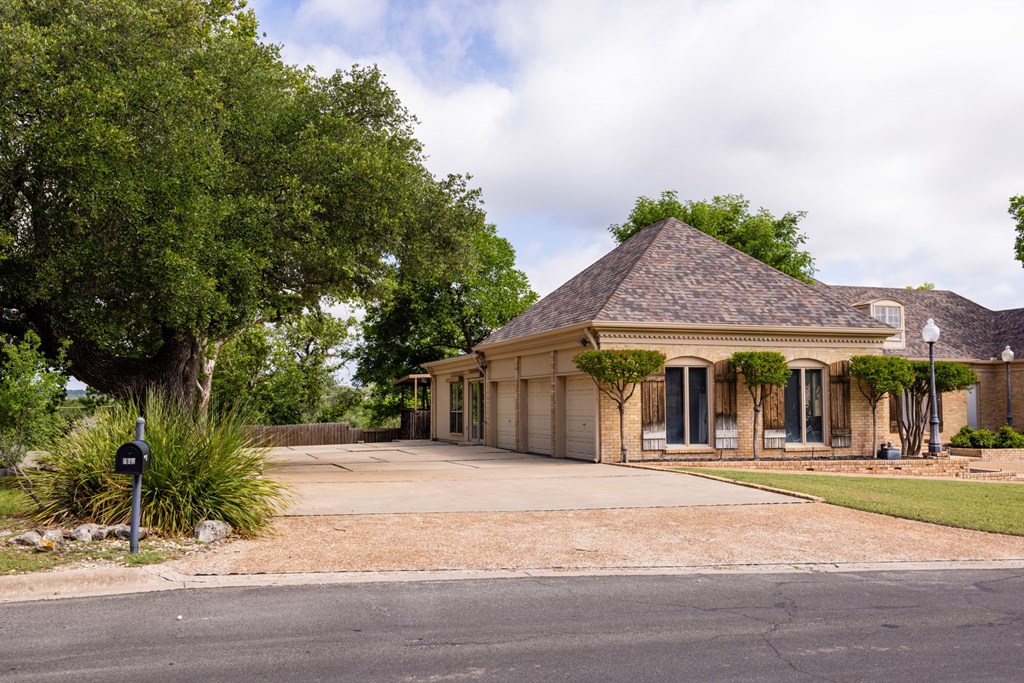 main property photo 47