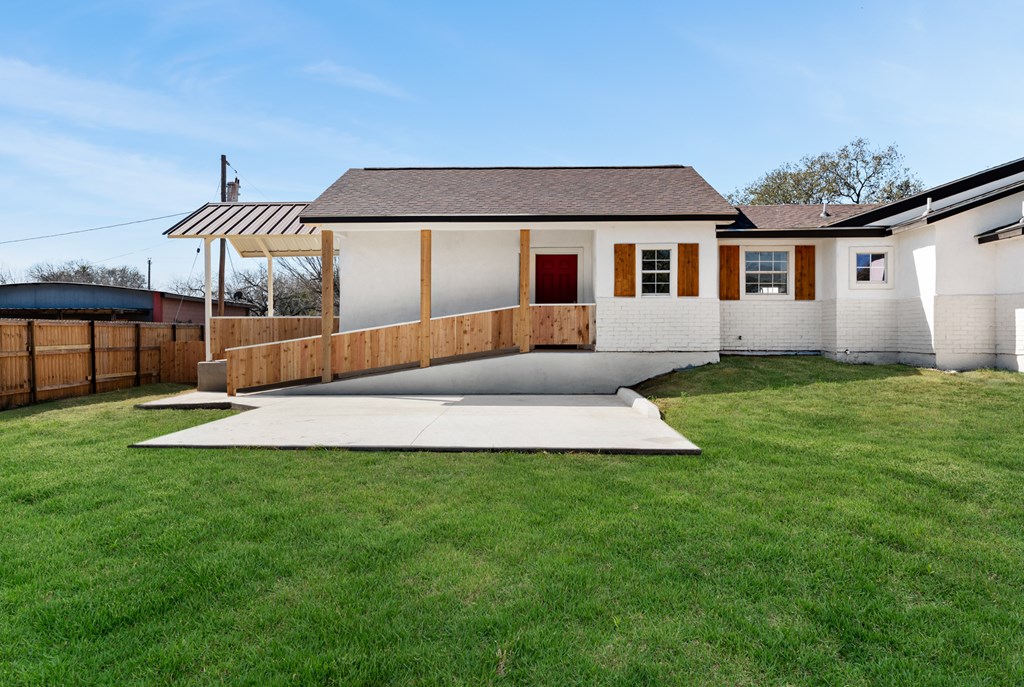 main property photo 41
