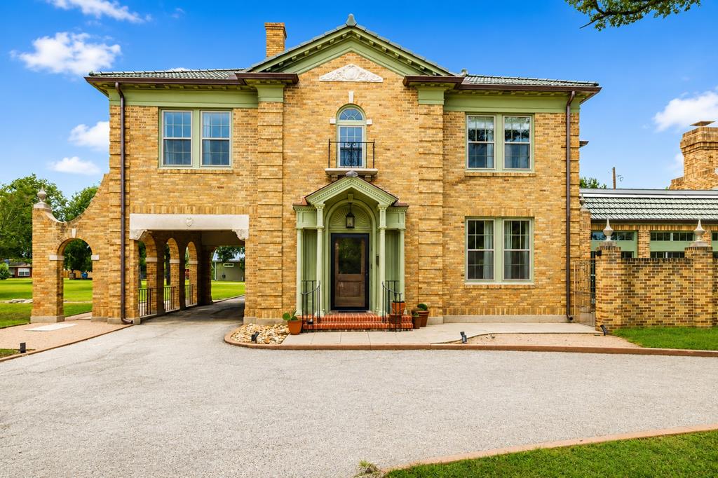 main property photo 0