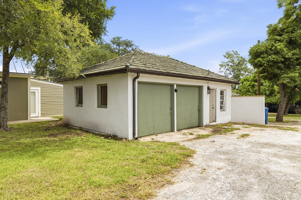 main property photo 43