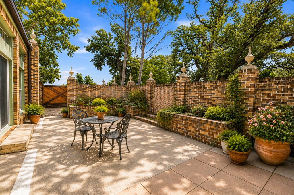 main property photo 5