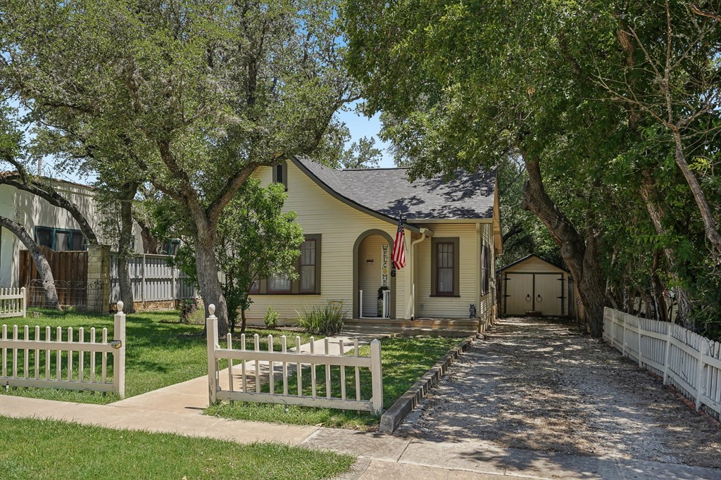main property photo 36
