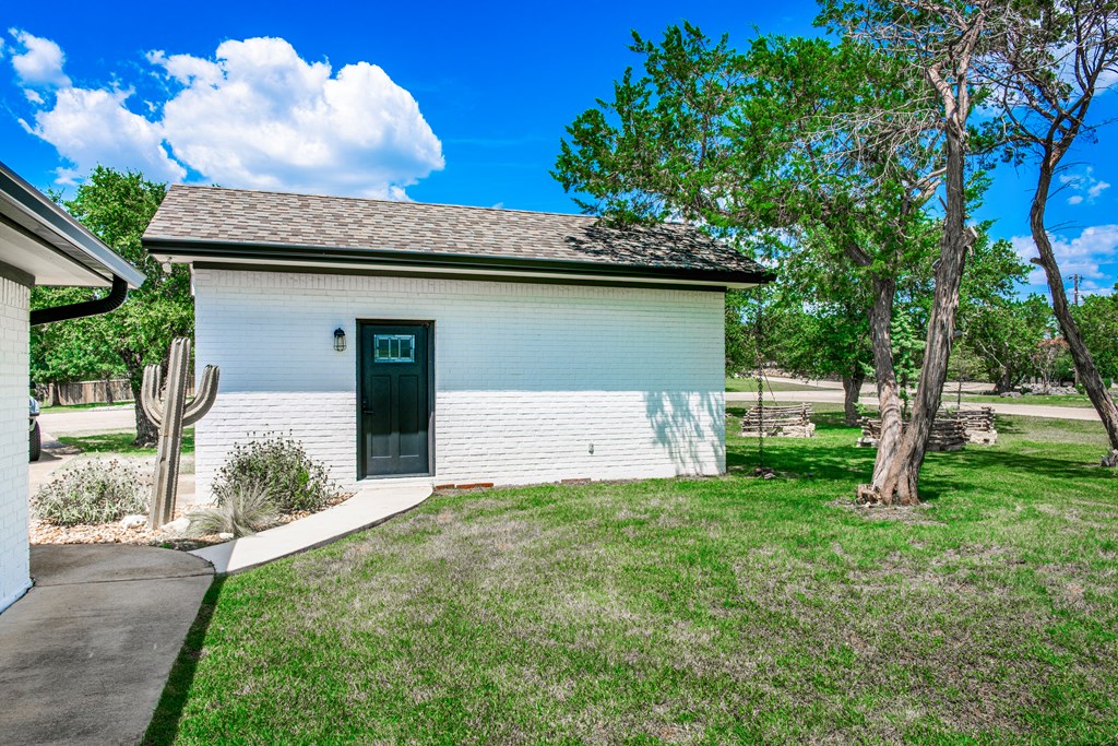 main property photo 70