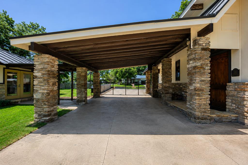 main property photo 51
