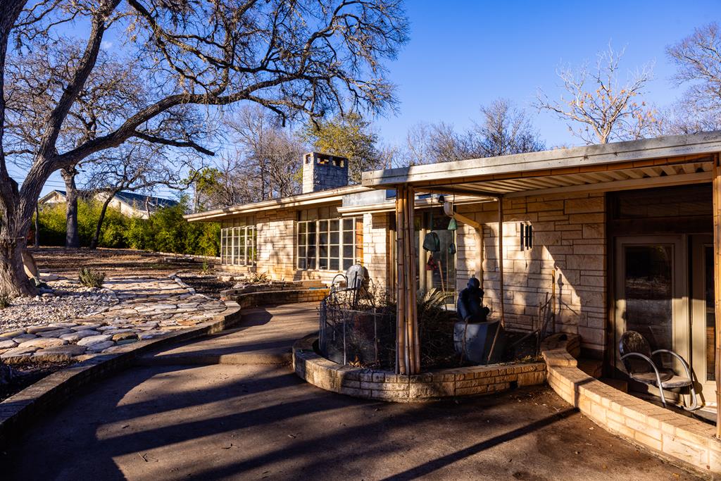 main property photo 41