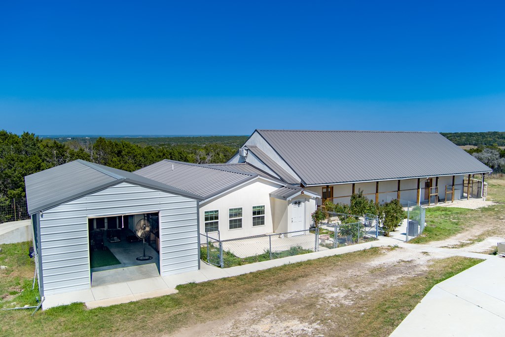 main property photo 19