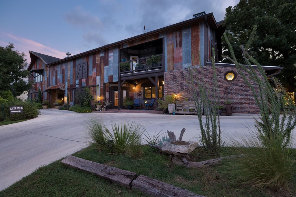 main property photo 2