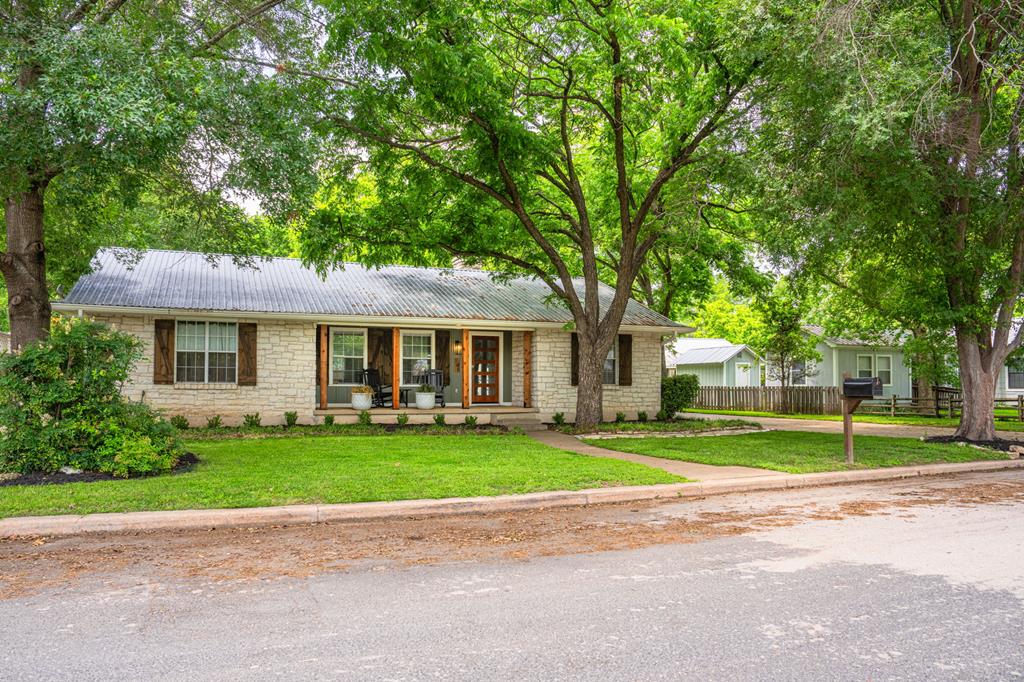 main property photo 0