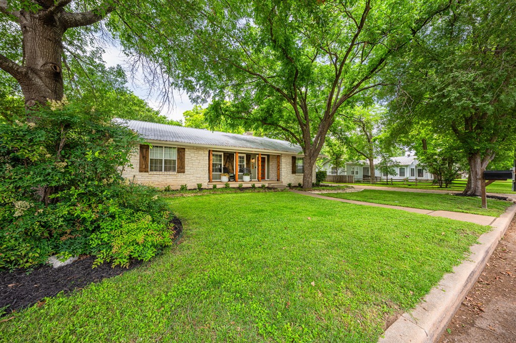 main property photo 26