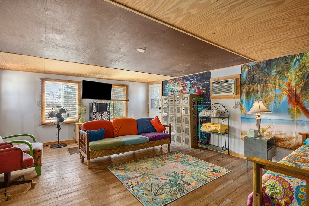 main property photo 15